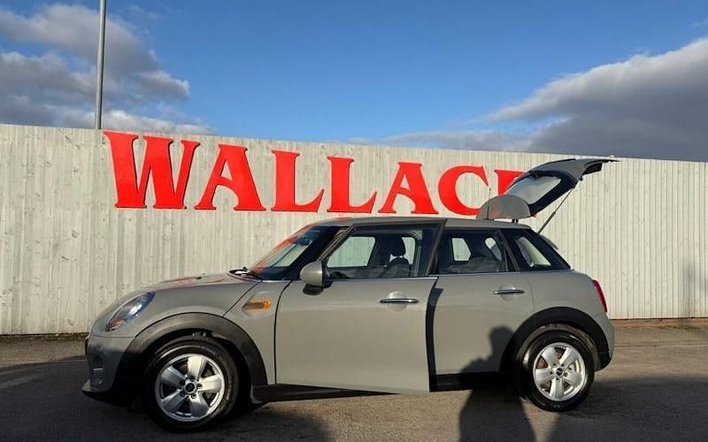 Begagnad Mini Cooper Hatch 136 HK (100 kW) 2017 Halvkombi