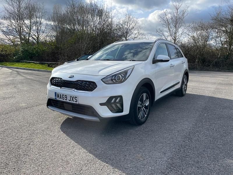 Used Kia Niro 139 HP (102 kW) 2019 White SUV