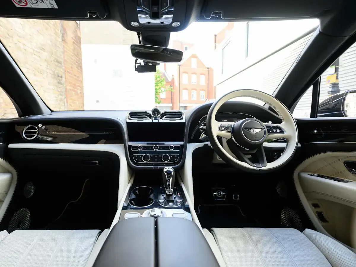 Used Bentley Bentayga 542 HP (398 kW) 2023 Black SUV