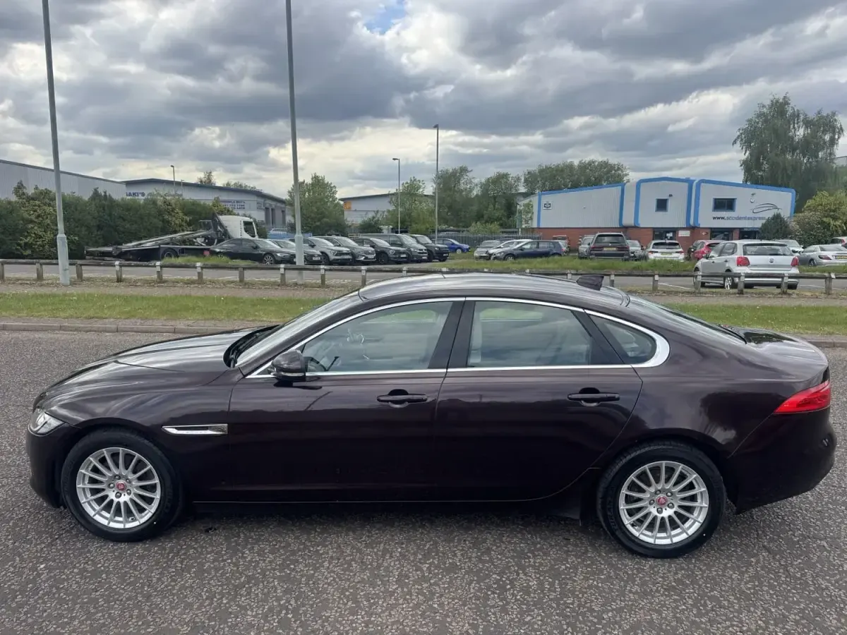 Usado Jaguar XF Prestige 2017 Vermelho Sedan