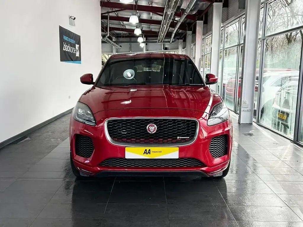 Usado Jaguar E-Pace R-Dynamic 180 HP (132 kW) 2018 Vermelho SUV