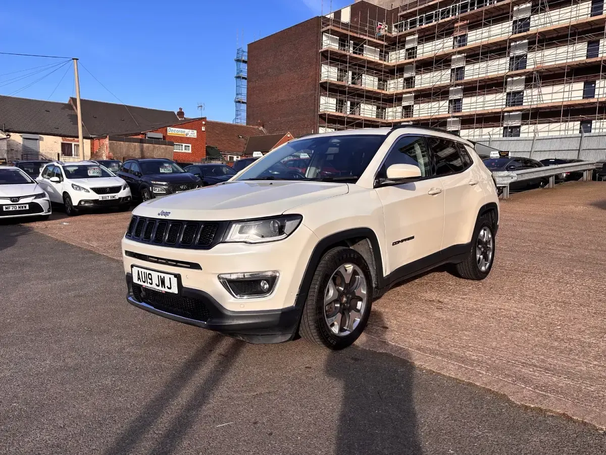 Used Jeep Compass Limited 120 HP (88 kW) 2019 White SUV