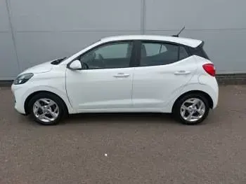 Used Hyundai i10 SE 84 HP (61 kW) 2020 White Hatchback