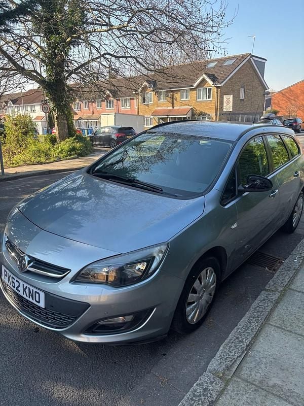 Used Vauxhall Astra 115 HP (84 kW) 2012 Silver Estate
