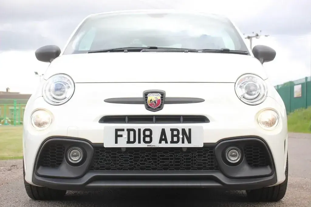 Usado Abarth 595 Competizione 180 HP (132 kW) 2018 Branco Citadino