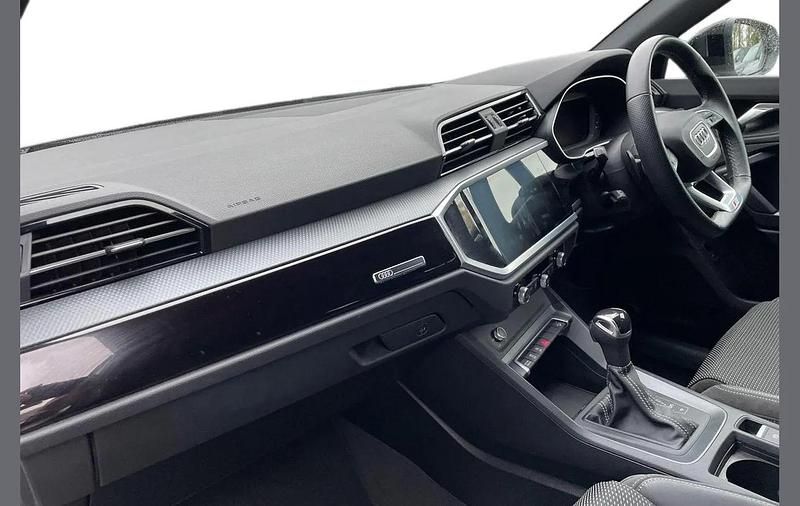 Used Audi Q3 Black Edition 150 HP (110 kW) 2023 White SUV