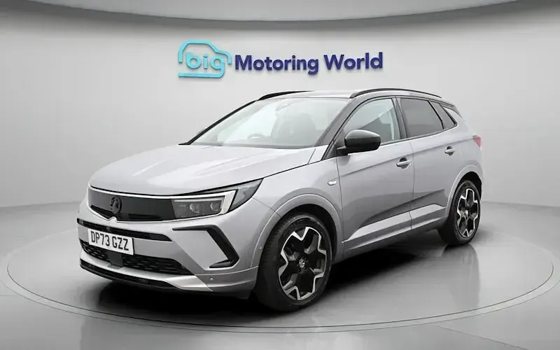 Second-hand Vauxhall Grandland X Ultimate 131 CP (96 kW) 2023 Gri SUV