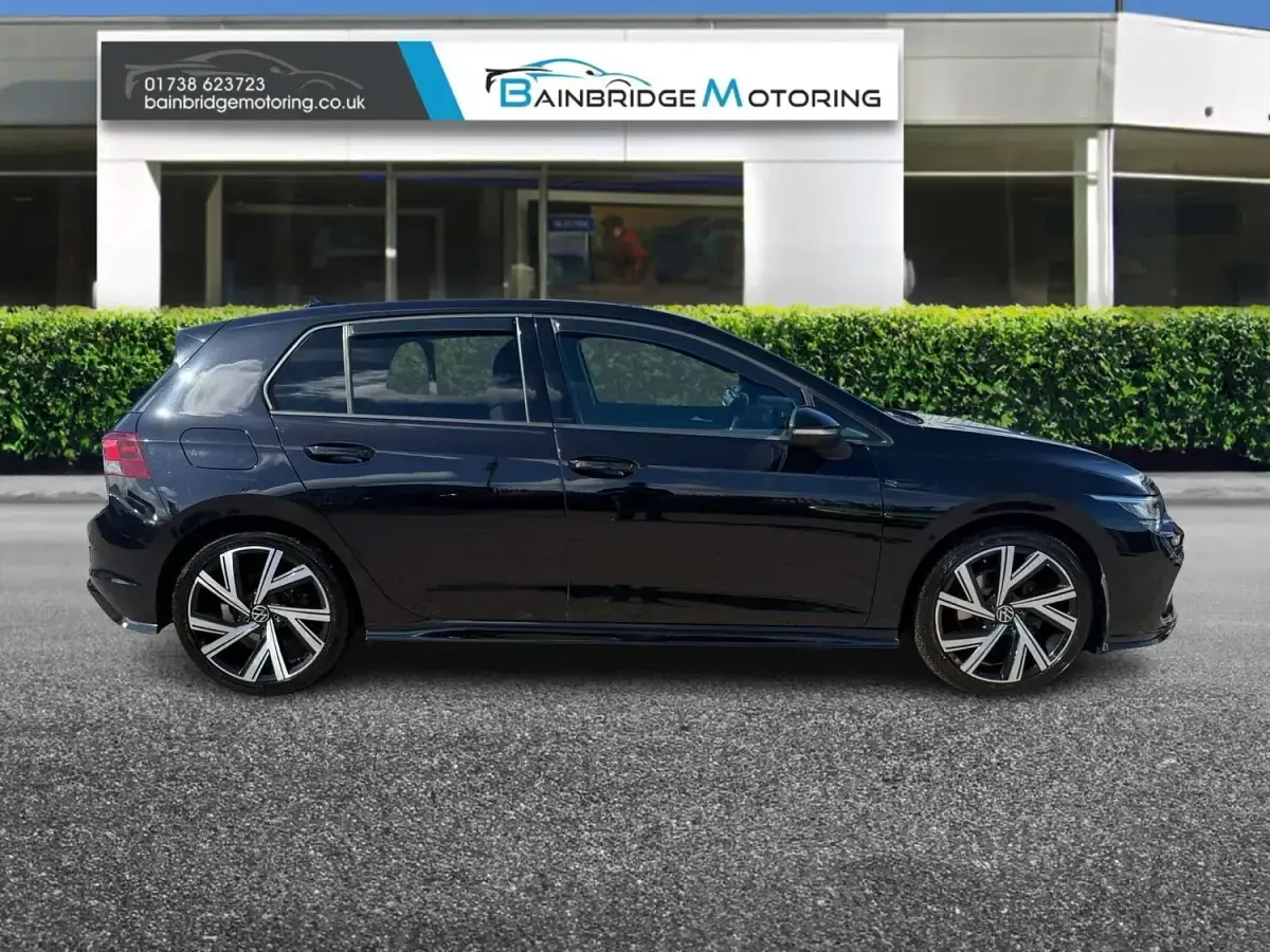 Used VW Golf VII R-line 150 HP (110 kW) 2021 Black Hatchback