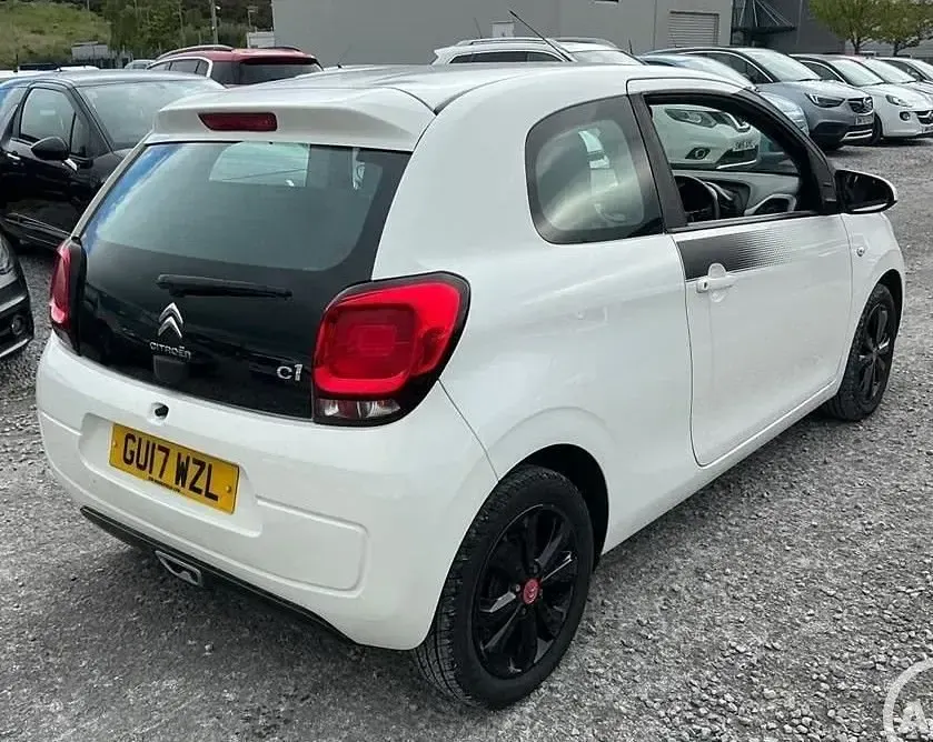 Used Citroën C1 Furio 82 HP (60 kW) 2017 White Hatchback