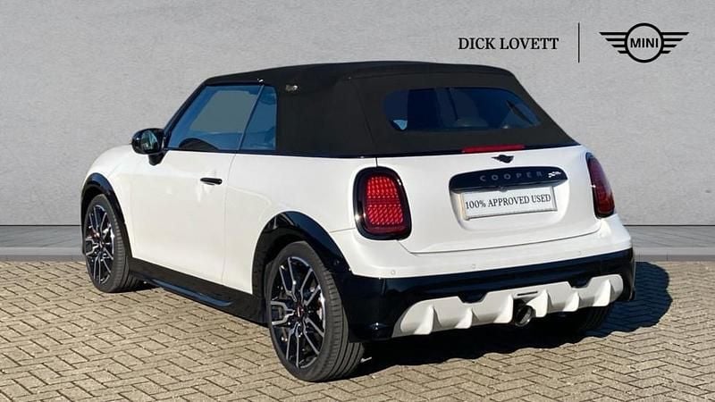 Used Mini John Cooper Works 228 HP (167 kW) 2025 White Hatchback