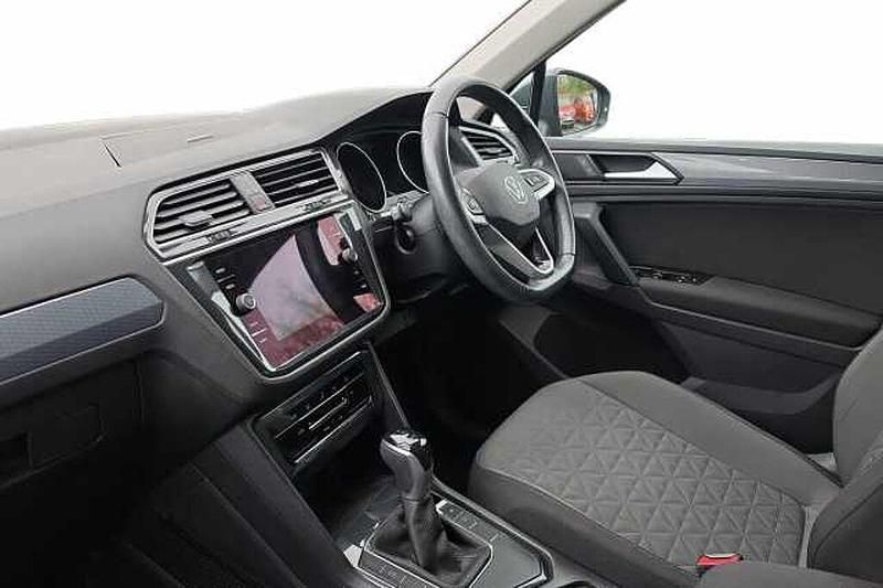 Used VW Tiguan Life 150 HP (110 kW) 2021 Grey SUV