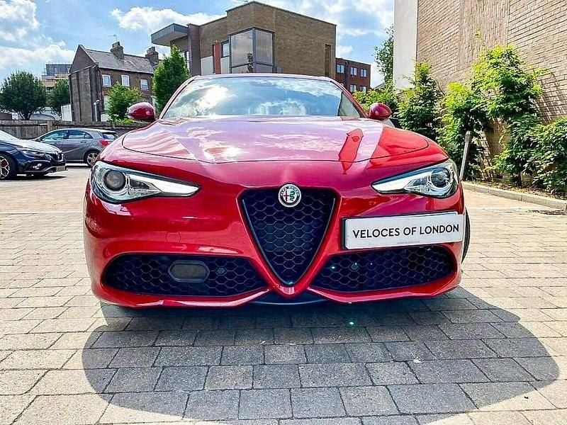Used Alfa Romeo Giulia Veloce 280 HP (205 kW) 2018 Red Sedan