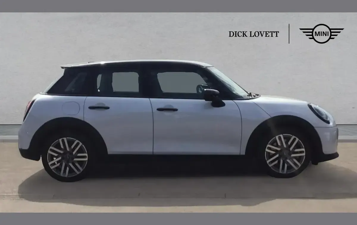 Used Mini Cooper Classic 147 kW (200 HP) 2025 White Hatchback