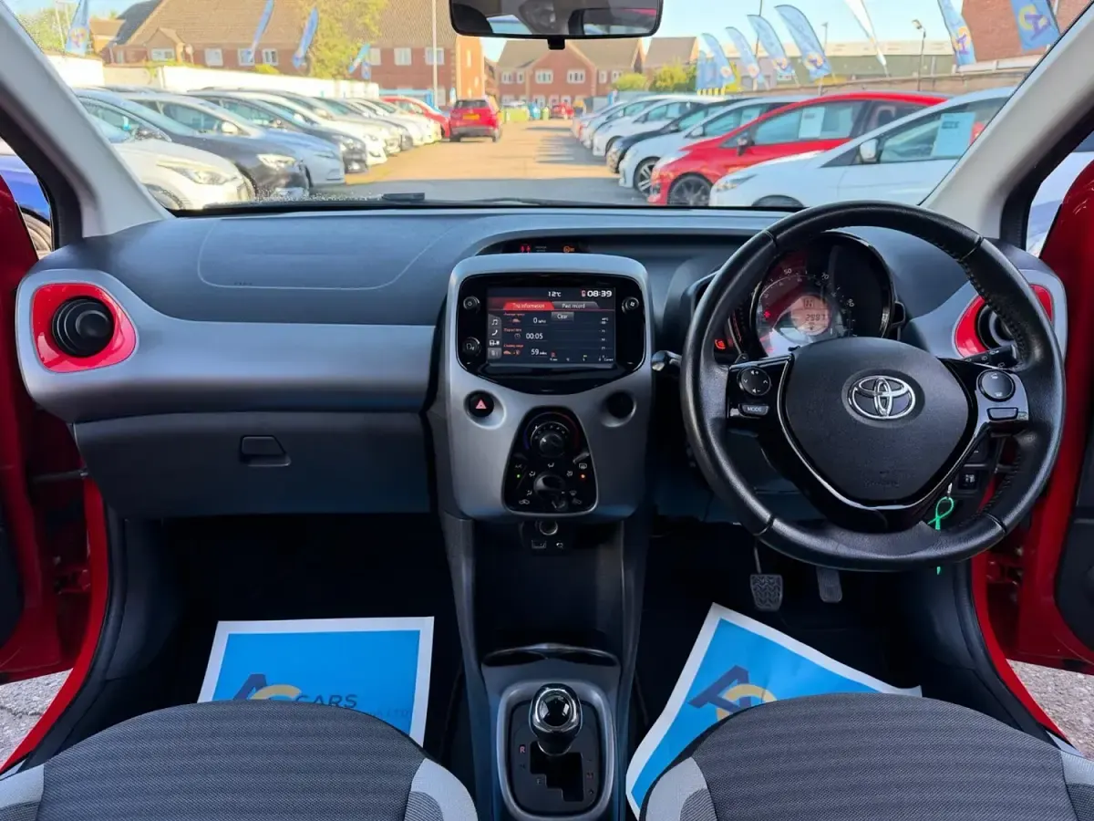 Used Toyota Aygo X-play 71 HP (52 kW) 2019 Red Hatchback