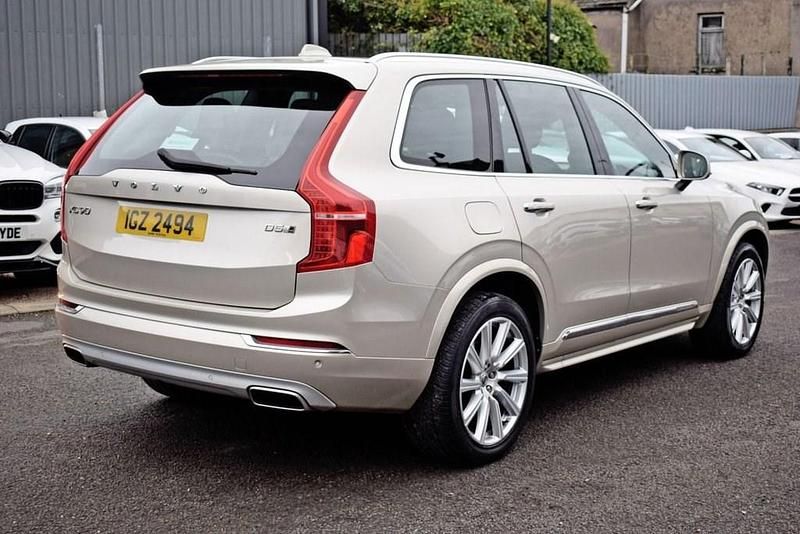 Used Volvo XC90 Inscription 225 HP (165 kW) 2016 Gold SUV