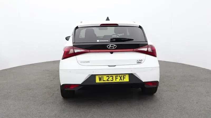Usado Hyundai i20 Premium 100 CV (73 kW) 2023 Blanco Utilitario