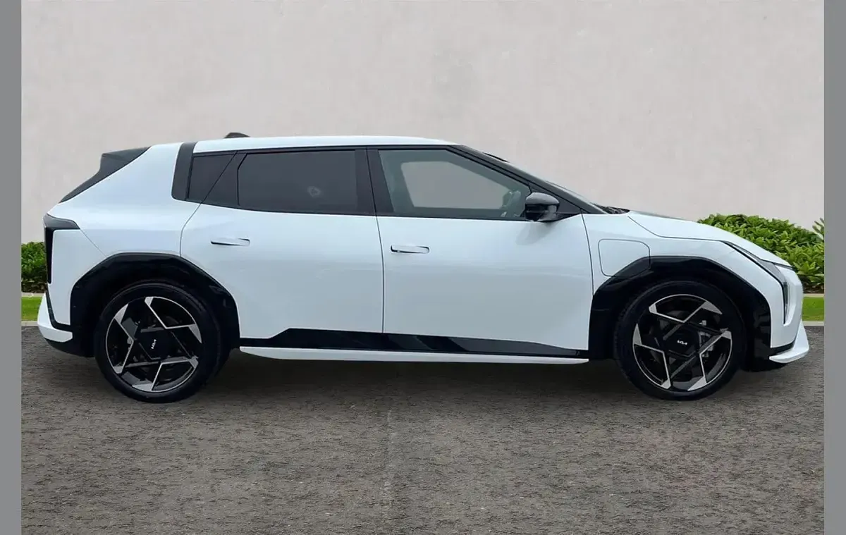 Used Kia EV4 GT-Line S 150 kW (204 HP) 2026 White Hatchback