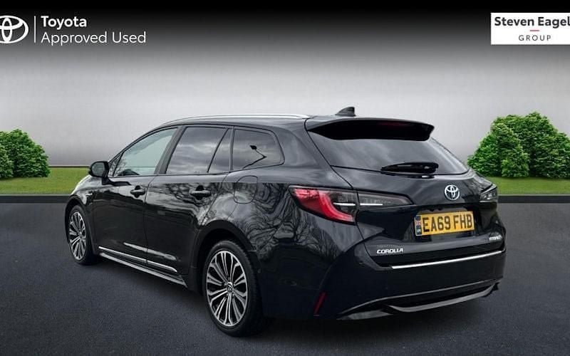Used Toyota Corolla Design 184 HP (135 kW) 2022 Estate