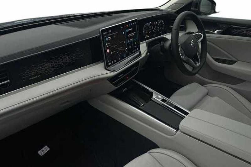 New VW Passat Elegance 204 HP (150 kW) 2025 Grey Estate
