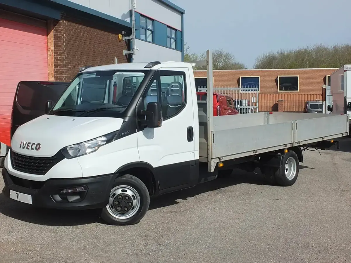 Used Iveco Daily 136 HP (100 kW) 2021 White