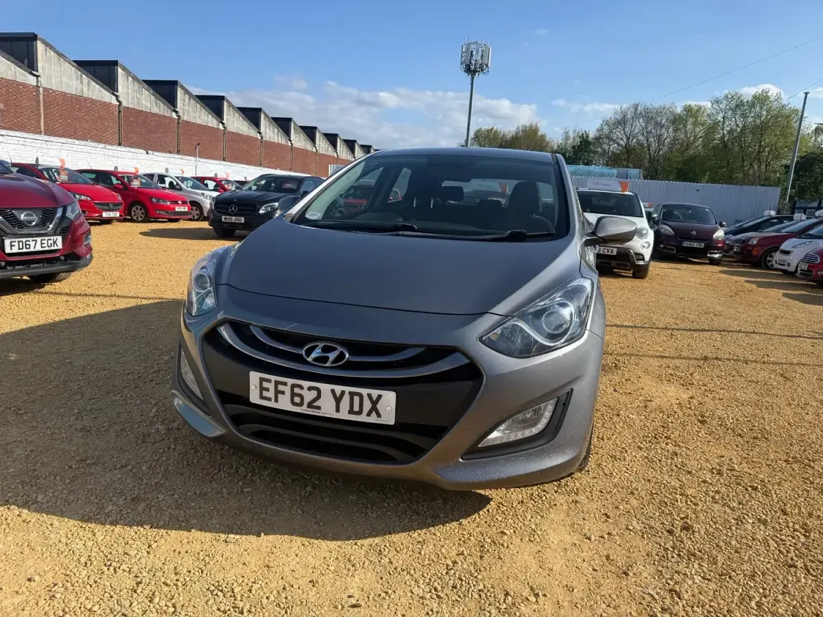 Begagnad Hyundai i30 Active 2012 Grå Halvkombi