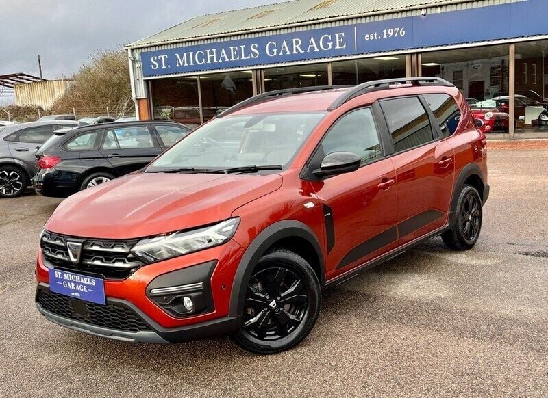 Brown Used 2023 Dacia Jogger Extreme MPV | £15,995 (Fair price) - Image 1/4