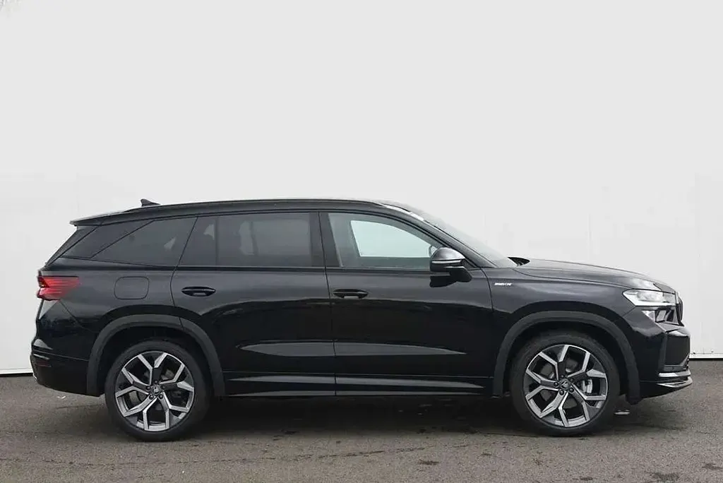 Used Skoda Kodiaq SportLine 150 HP (110 kW) 2025 Black SUV