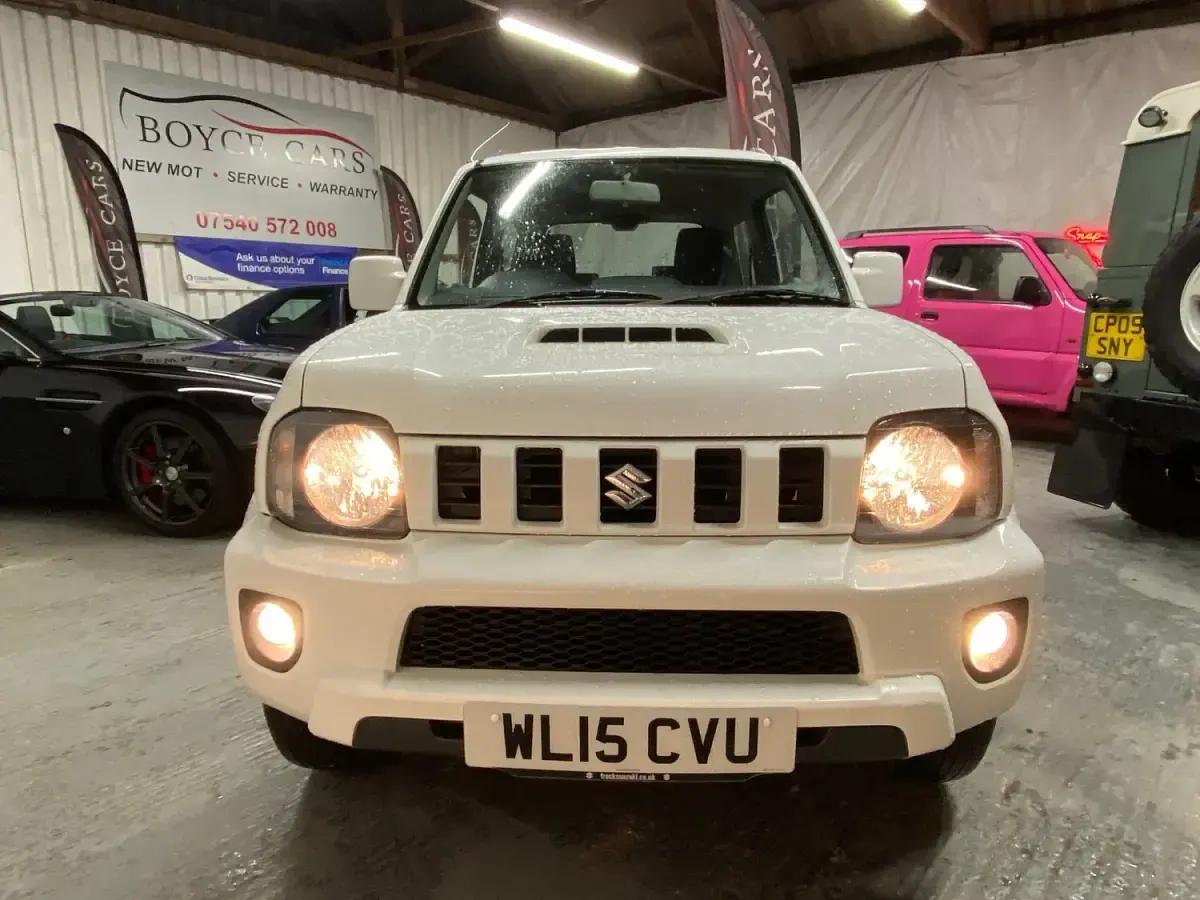 Used Suzuki Jimny SZ3 85 HP (62 kW) 2015 White SUV