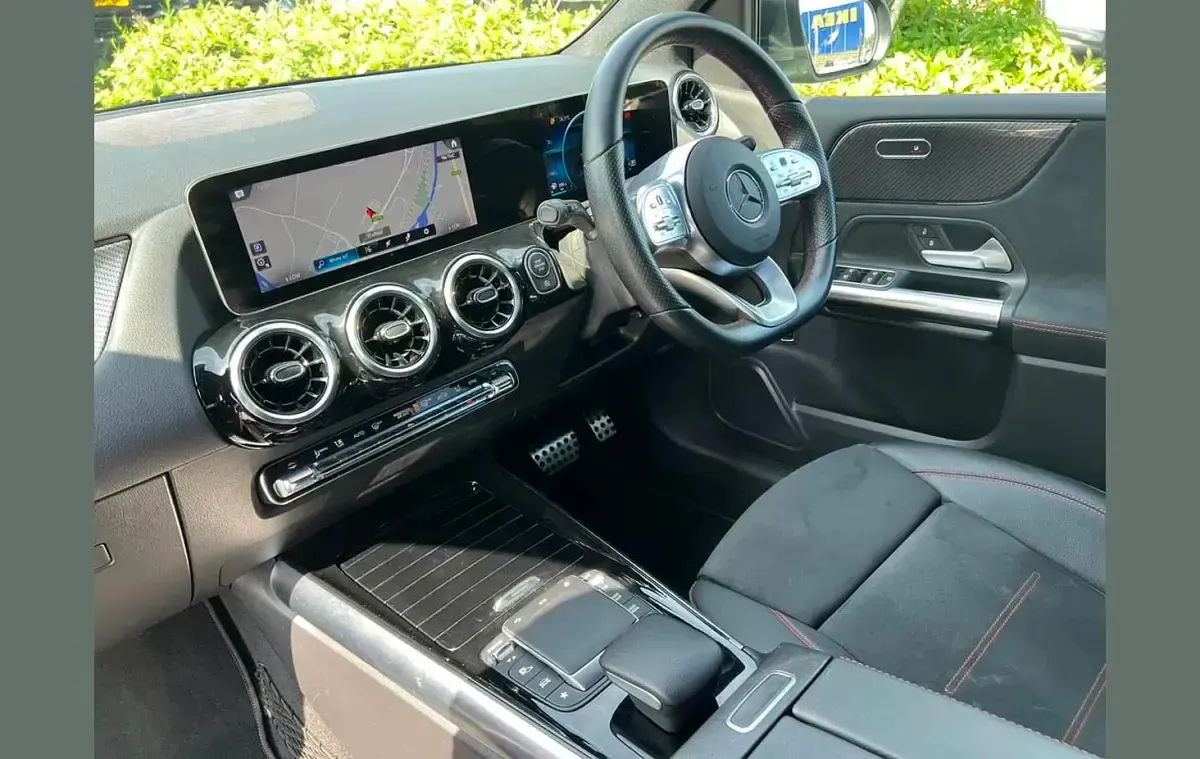Käytetty Mercedes B200 Executive 161 HP (118 kW) 2020 Harmaa Tila-auto