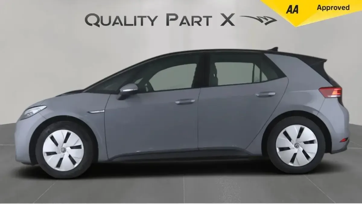 Begagnad VW ID.3 Pro 106 kW (145 HK) 2023 Grå Halvkombi