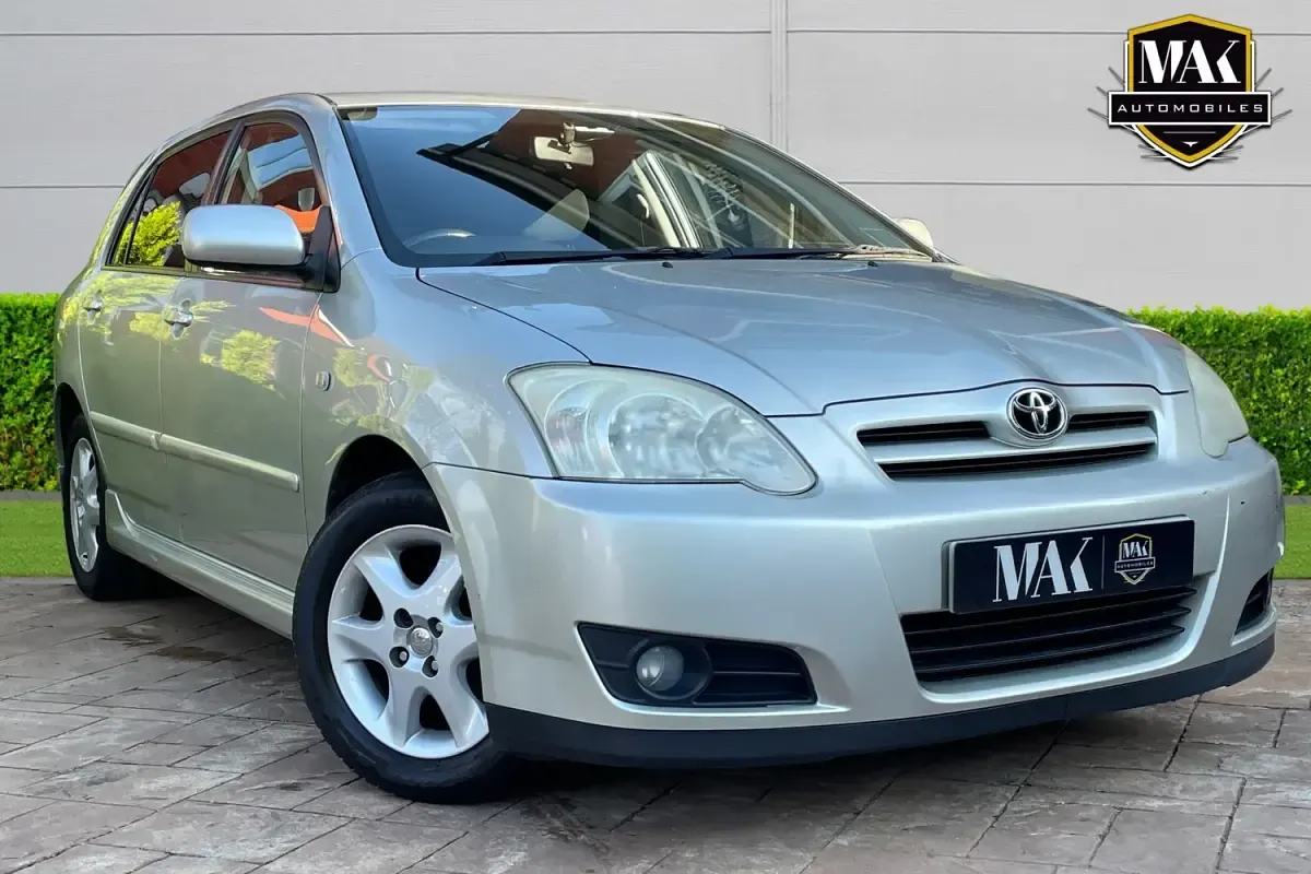 Second-hand Toyota Corolla 97 CP (71 kW) 2006 Argintiu Hatchback