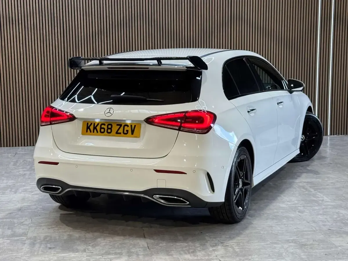 Used Mercedes A180 AMG Line Premium 116 HP (85 kW) 2019 White Hatchback