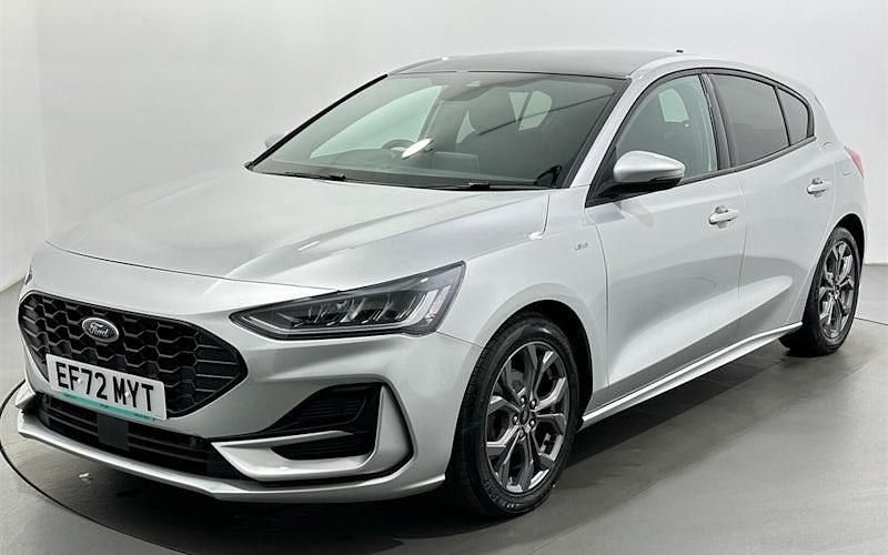 Usado Ford Focus ST-Line 125 HP (91 kW) 2022 Prateado Citadino