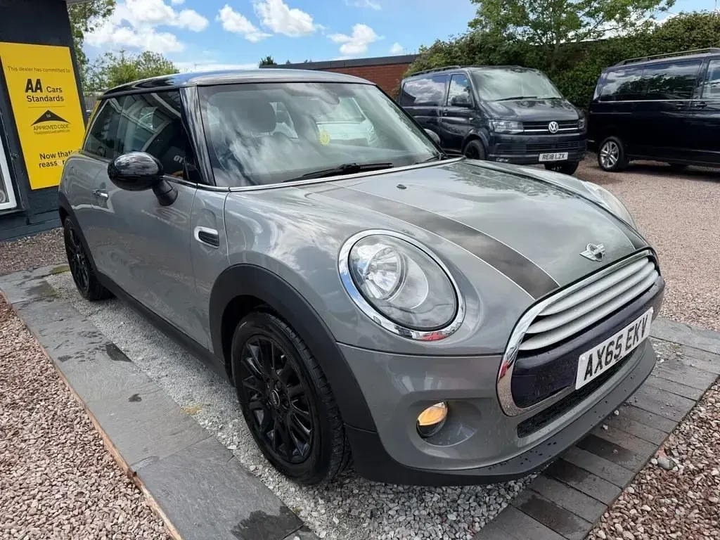 Usado Mini Cooper Hatch 136 HP (100 kW) 2016 Cinzento Citadino