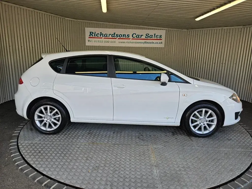 Used Seat Leon Copa 105 HP (77 kW) 2012 White Hatchback
