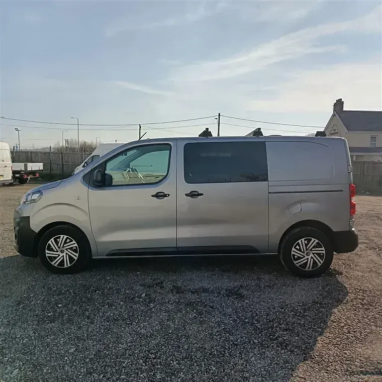 Używany Citroën Dispatch 2022 Szary Minivan