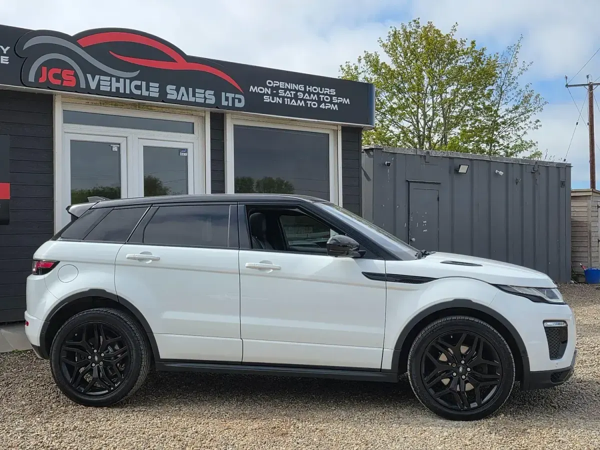 Used Land Rover Range Rover evoque HSE Dynamic 2015 White Estate