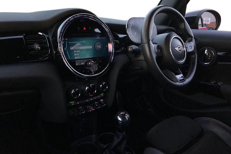 Used Mini Cooper Comfort 136 HP (100 kW) 2021 Red Hatchback