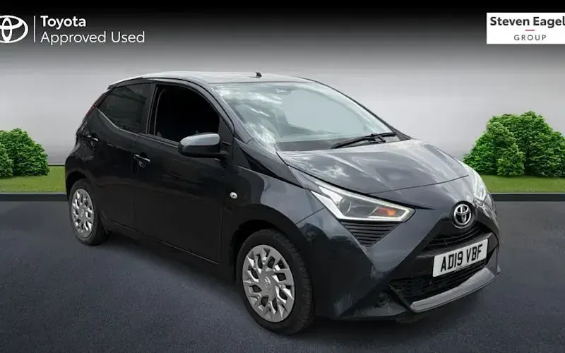 Used Toyota Aygo X-play 72 HP (52 kW) 2019 Hatchback