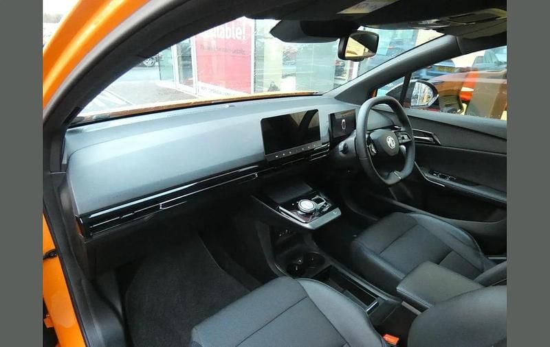 Used MG MG4 EV Trophy 150 kW (204 HP) 2022 Orange Hatchback