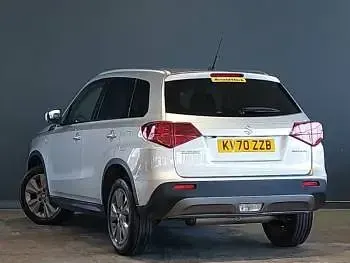 Käytetty Suzuki Vitara SZ-T 140 HP (102 kW) 2020 Hopea Katumaasturi