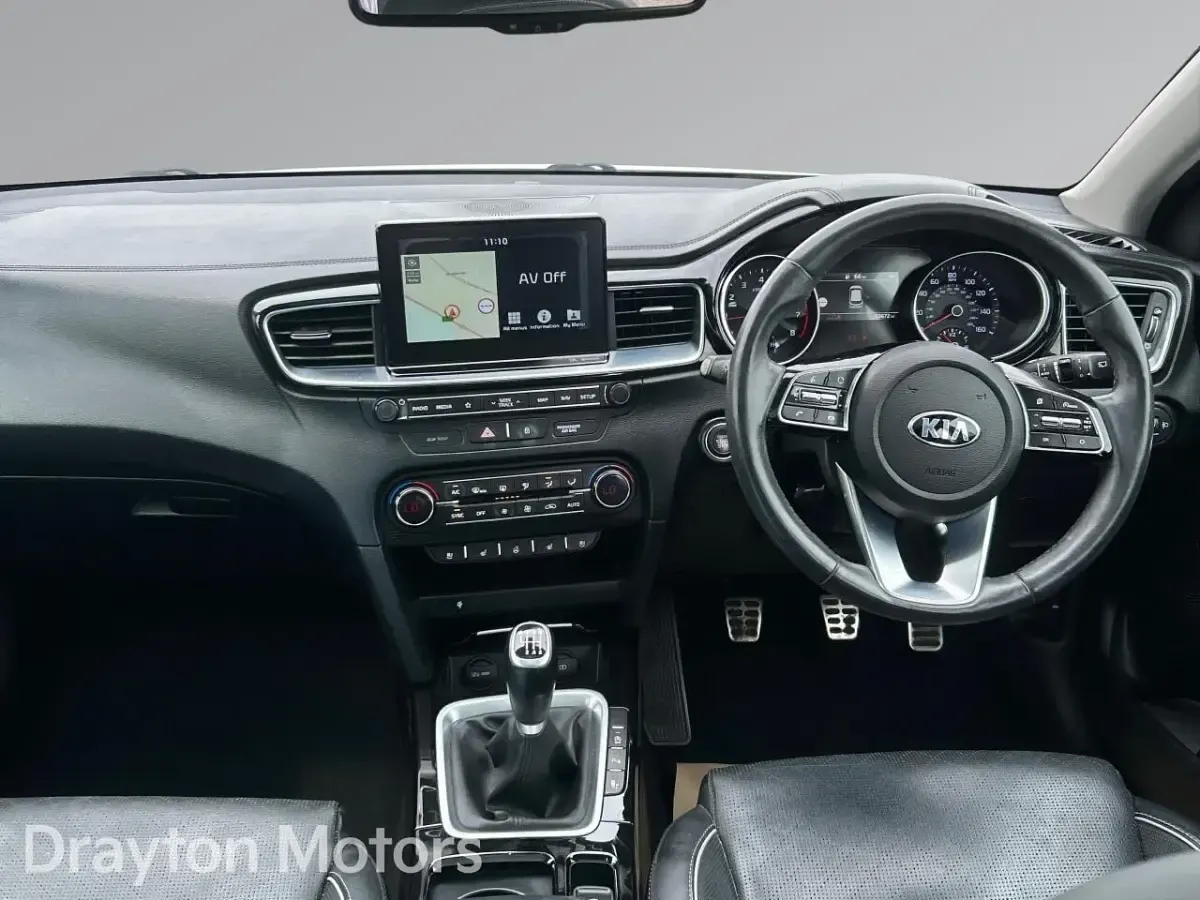 Used Kia Ceed First Edition 140 HP (102 kW) 2019 White Hatchback