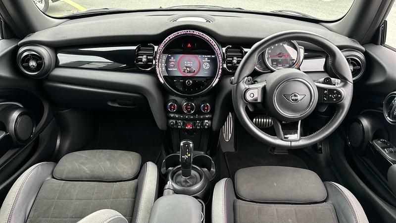 Usado Mini John Cooper Works Hatch 228 CV (167 kW) 2022 Negro Utilitario