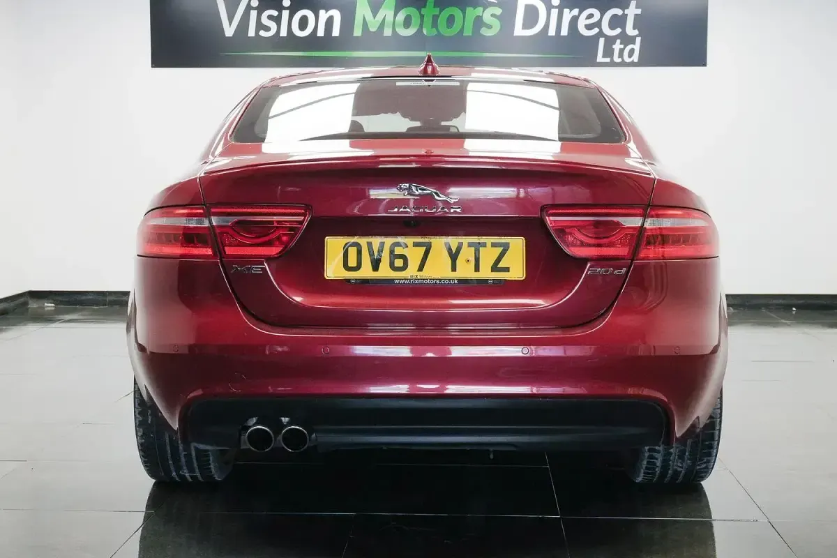 Used Jaguar XE R-Sport 180 HP (132 kW) 2017 Red Sedan