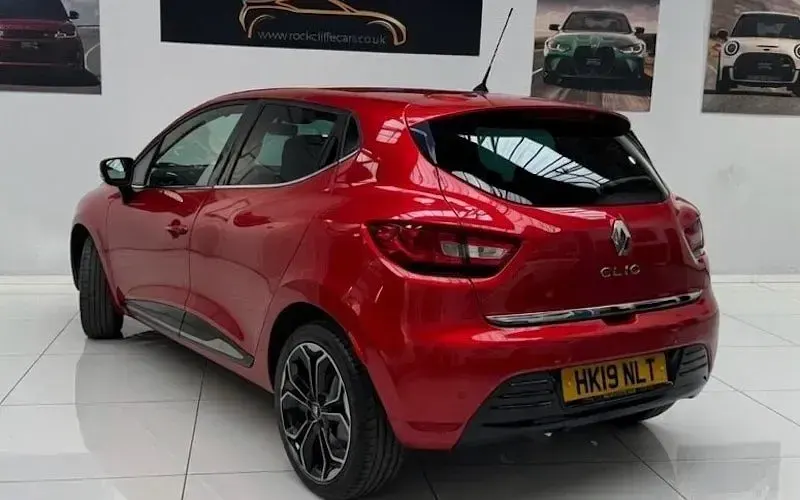 Usado Renault Clio IV Iconic 90 HP (66 kW) 2019 Vermelho Citadino