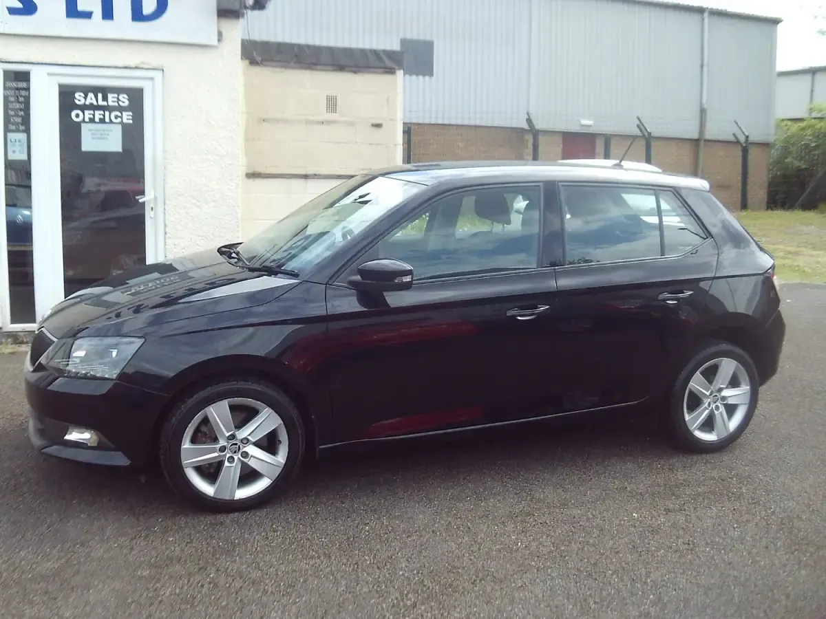 Usado Skoda Fabia SE L 110 HP (80 kW) 2015 Preto Citadino