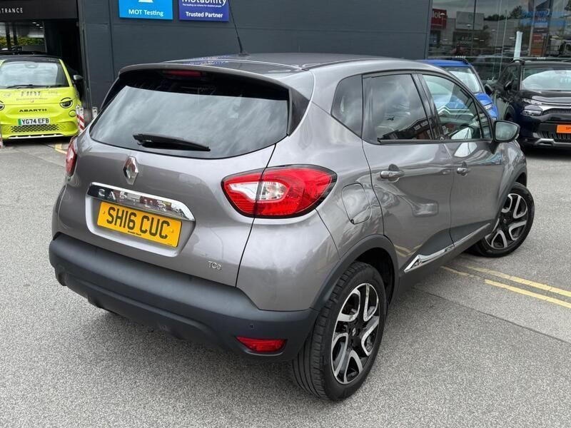 Grey Used 2016 Renault Captur Dynamique SUV | £5,995 (Good price) - Image 1/4