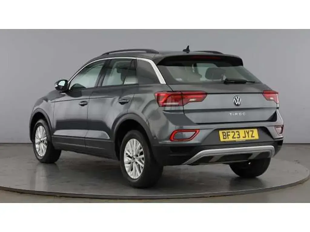 Used VW T-Roc Life 150 HP (110 kW) 2023 Indium grey SUV