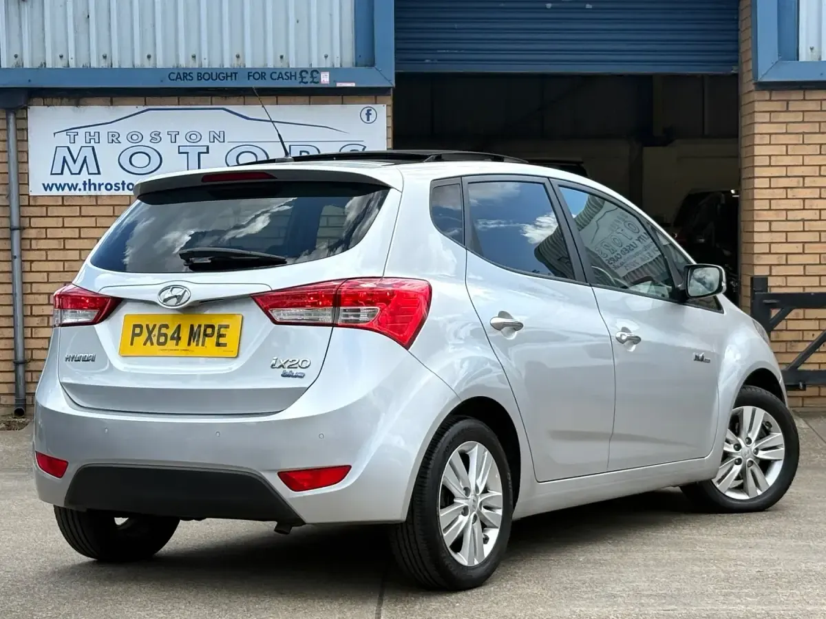 Used Hyundai ix20 Style 116 HP (85 kW) 2014 Silver Hatchback