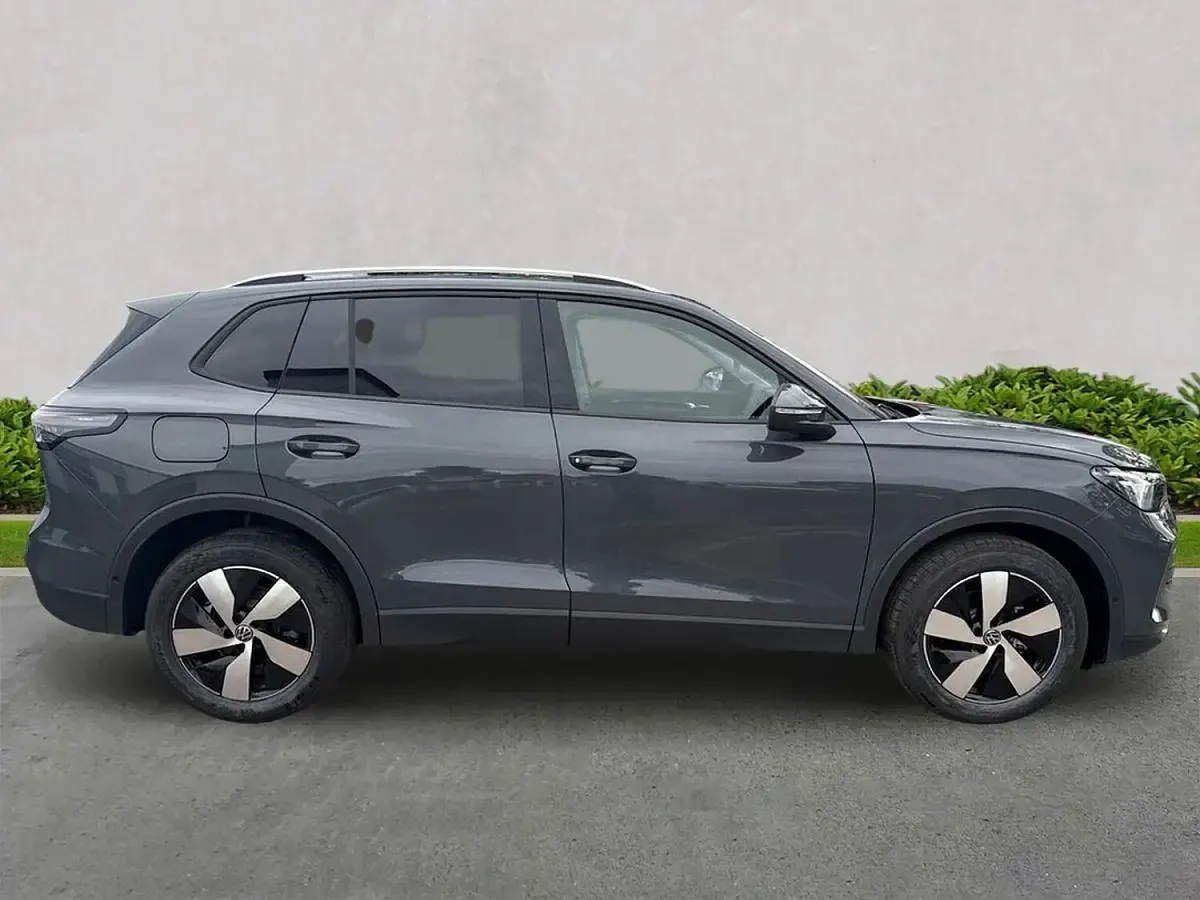 Used VW Tiguan Match 150 HP (110 kW) 2025 Grey SUV
